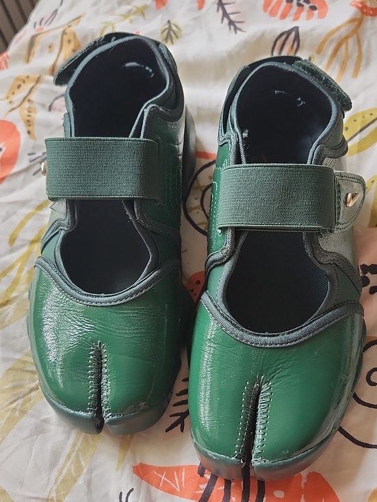 Nike Shoes - Nike Air Rift Green Leather Size 5